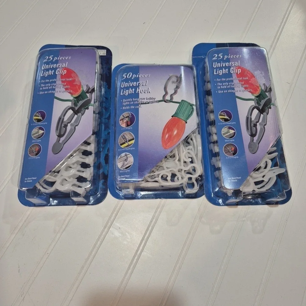Gemmy Universal Light Clip/Hook Pieces for Holiday Light Hanging 2 x 25 & 1 x50